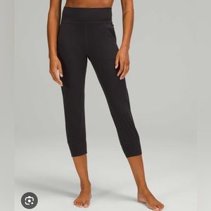 Lululemon black align joggers cropped never worn